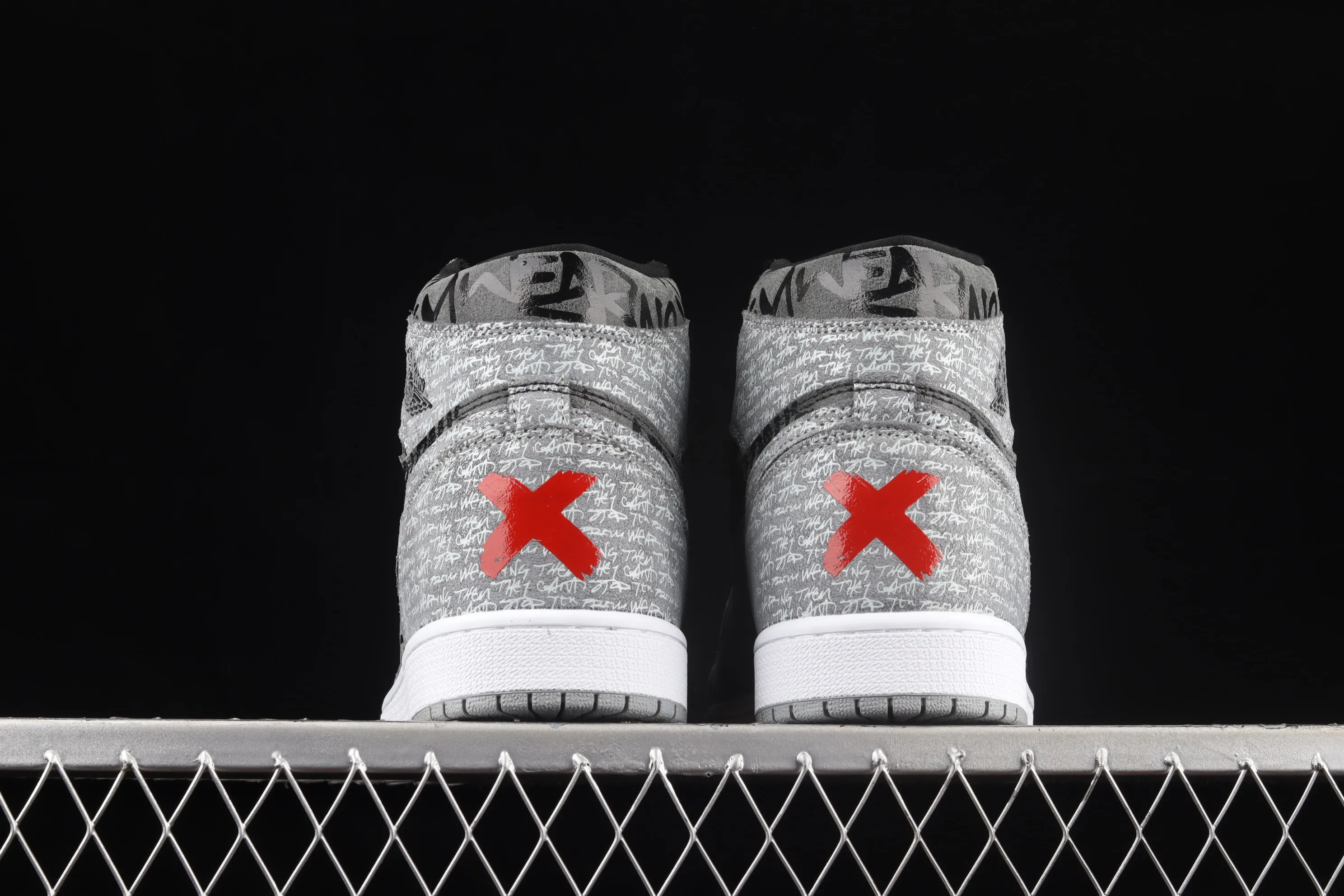 All categories Air Jordan Jordan series basketball shoes Air Jordan 1 High Air Jordan 1 High OG "Rebellionaire" AJ1 Joe 1 black and gray banned "Rebelionaire" high-top basketball shoes 555088-036
